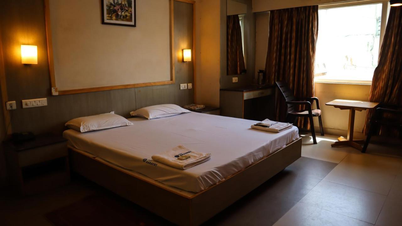 Hotel Aarathy Maduraj Zewnętrze zdjęcie