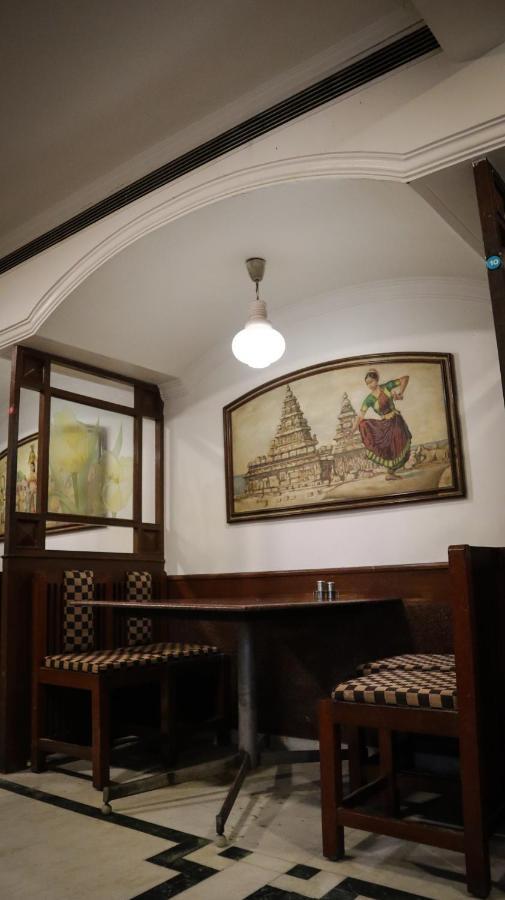 Hotel Aarathy Maduraj Zewnętrze zdjęcie