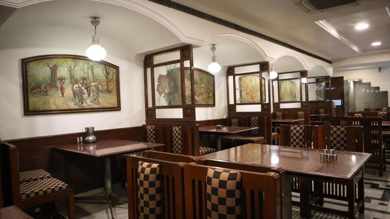 Hotel Aarathy Maduraj Zewnętrze zdjęcie