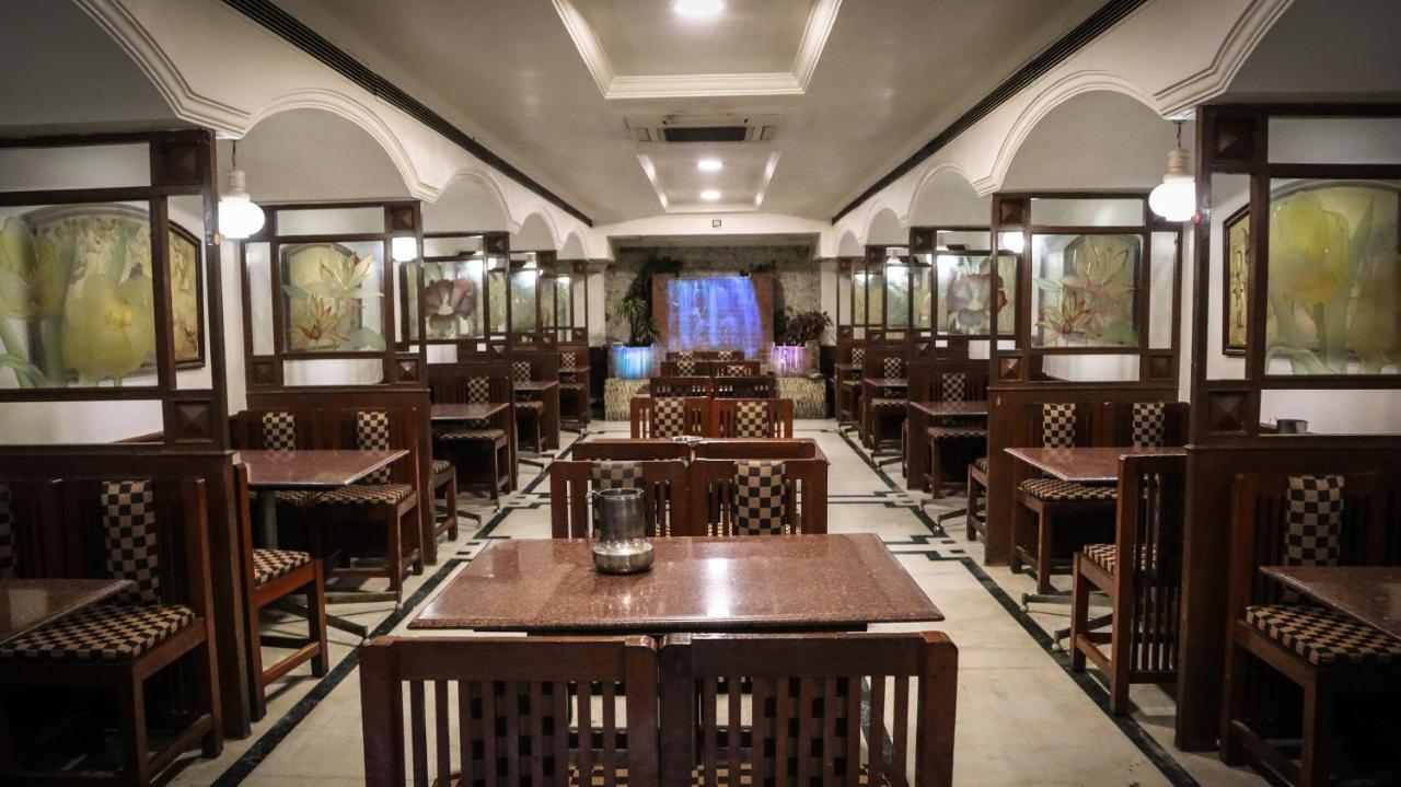 Hotel Aarathy Maduraj Zewnętrze zdjęcie