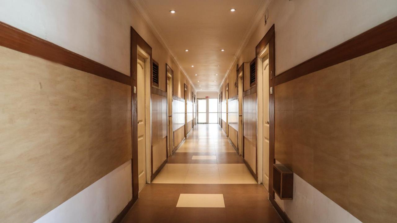 Hotel Aarathy Maduraj Zewnętrze zdjęcie