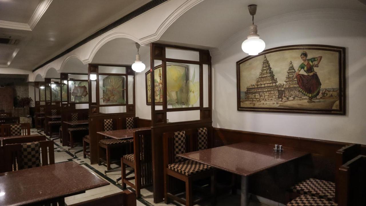 Hotel Aarathy Maduraj Zewnętrze zdjęcie